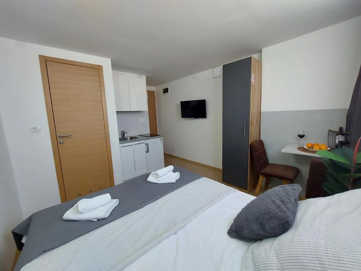 Apartmani Roza