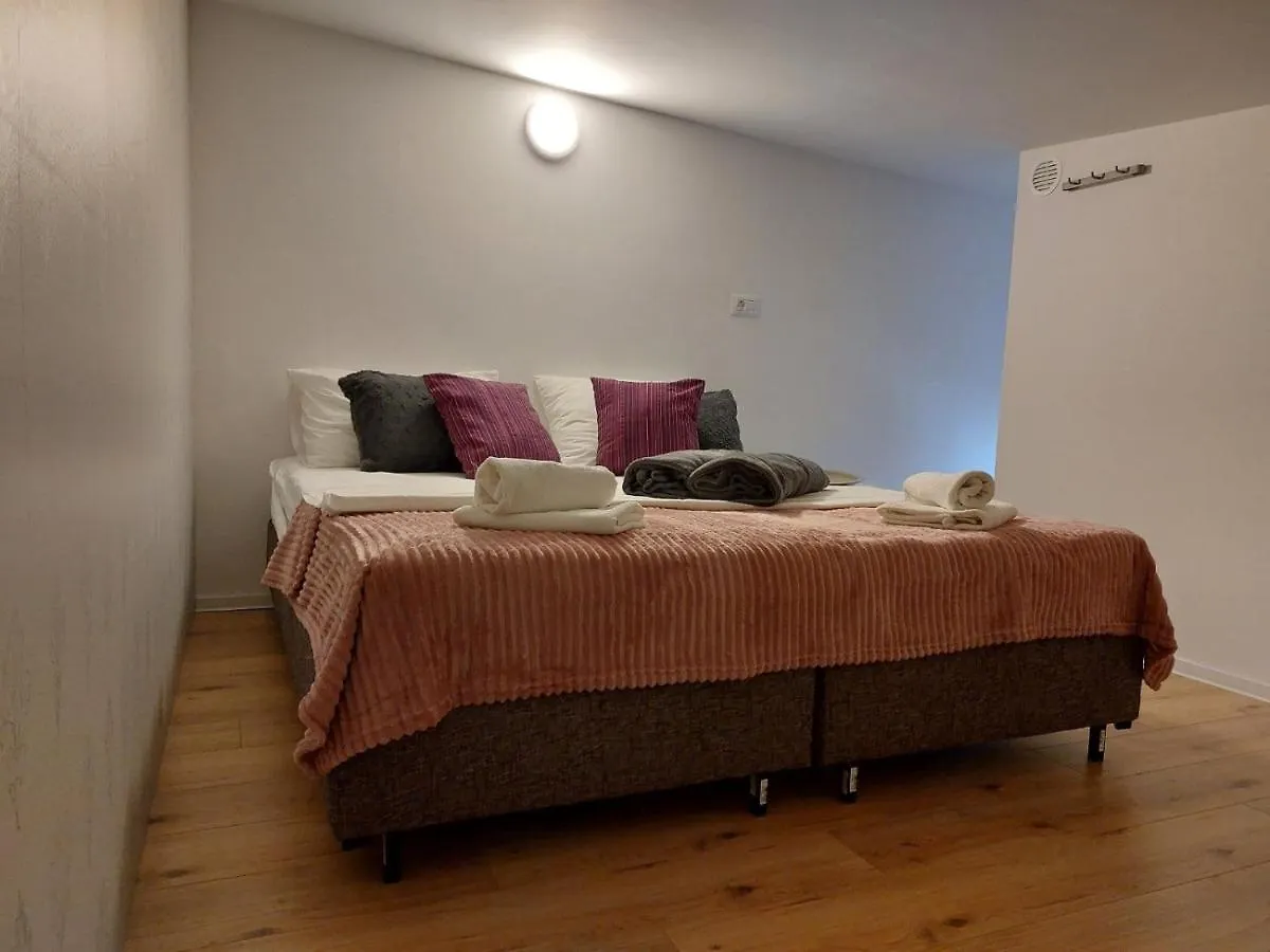 Apartmani Roza
