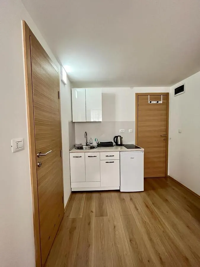 Apartmani Roza