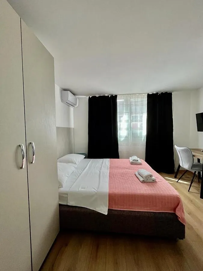 Apartmani Roza